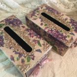 Zsebkendőtartó doboz