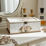 Rózsás tükrös fadoboz