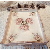 Romantikus vintage stílusú tálca rózsamintával