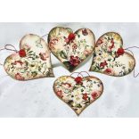 Fa Szívecske Blooming Opulence mintával díszítve