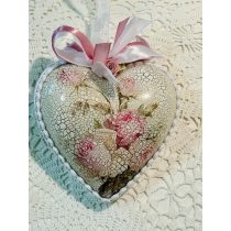 Szívecske  rózsaszín rózsa mintával díszítve