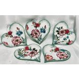 Fa Szívecske  tavaszi mintával díszítve