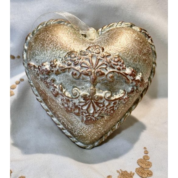 Rózsás, antikolt Szívecske felirattal -pirosas betűkkel