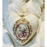 Antik rózsás Szívecske díszes kerettel