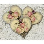 Fa Szívecske  rózsa mintával díszítve