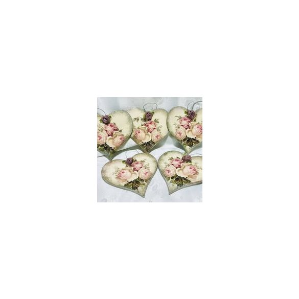 Fa Szívecske  rózsa mintával díszítve