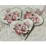 Fa Szívecske  rózsa mintával díszítve - 10 x  9cm