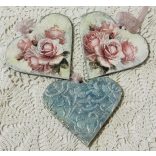 Fa Szívecske  rózsa mintával díszítve - 10 x  9cm